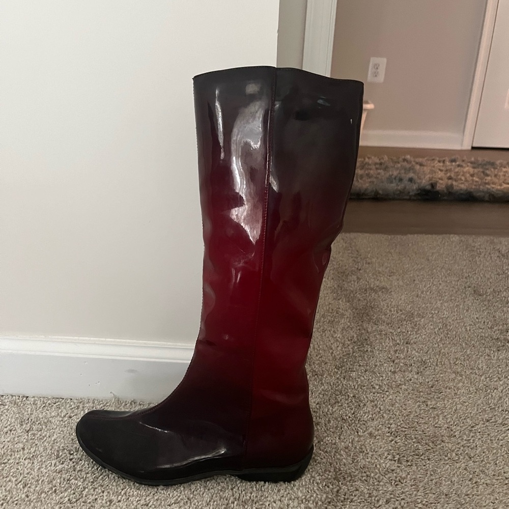 AQUATALIA Womens Boots Tall
Lustrous Red Size 8